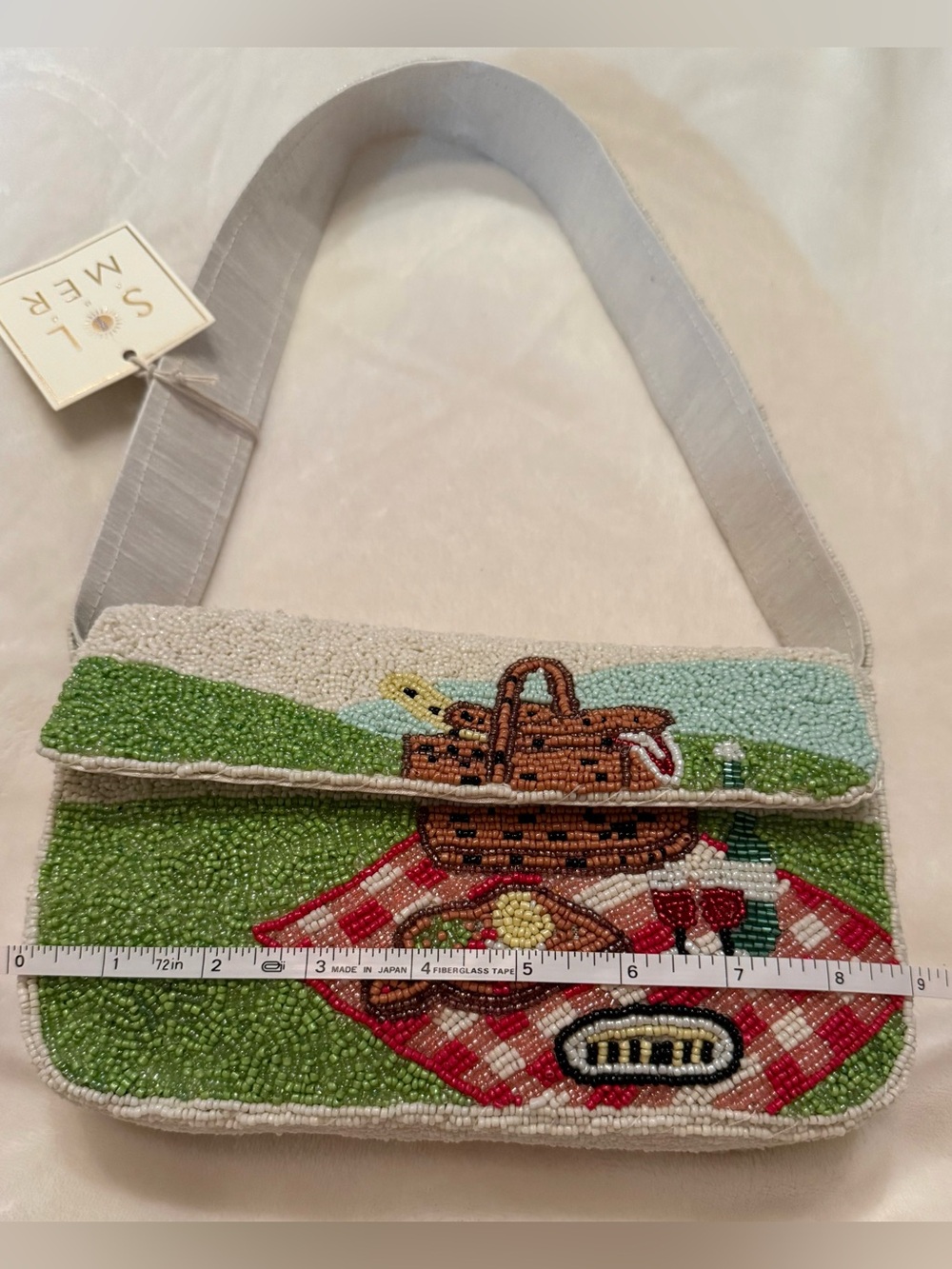 Sol and Mer White Hand Beaded Wine Picnic bag NWT Tik Tok viral - Picture 4 of 7